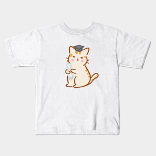 cute orange cat wearing a graduation cap Kids T-Shirt